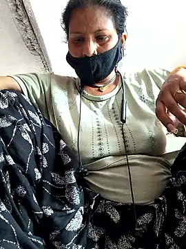 Snapshot of Love-pari077 chatting on June 10, 2026, 1:40 am Love-pari077 online show from June 10, 2026, 1:40 am
