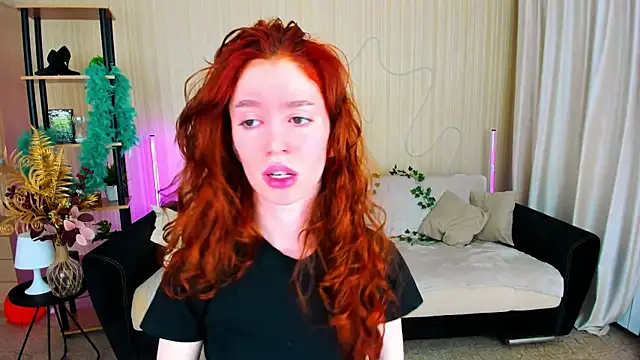 ChristinaConteeree online show from November 26, 2025, 7:25 pm