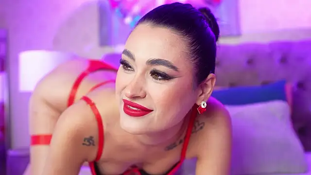 Pretty Lia  online show from November 5, 2025, 8:45 pm