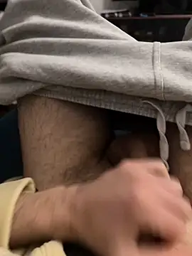 Snapshot of Frankieyyy1 chatting on February 17, 2026, 5:54 pm Frankieyyy1 online show from February 17, 2026, 5:54 pm