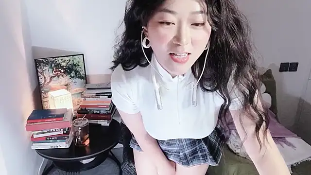 Emmaq996 online show from October 20, 2025, 2:46 am