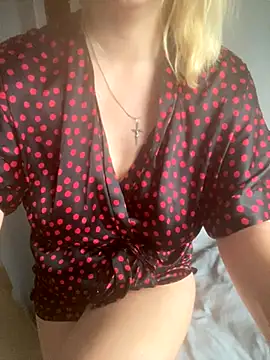 Snapshot of Xyligana33 chatting on November 9, 2025, 9:57 am Xyligana33 online show from November 9, 2025, 9:57 am