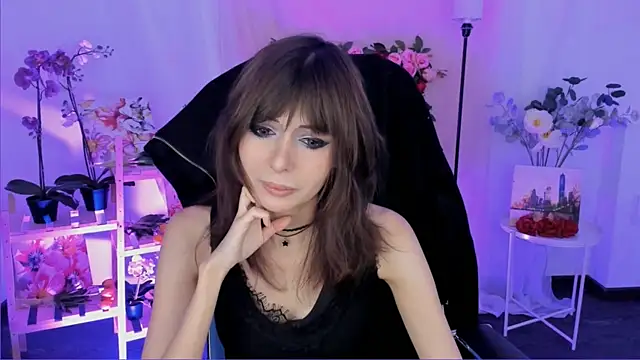 CrystallBloom online show from December 16, 2025, 4:11 pm