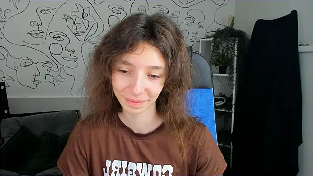 Snapshot of EmmanuellBrown chatting on October 19, 2025, 4:15 am EmmanuellBrown online show from October 19, 2025, 4:15 am