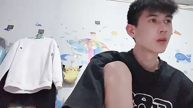 xiaojie2563 online show from April 16, 2026, 3:24 pm