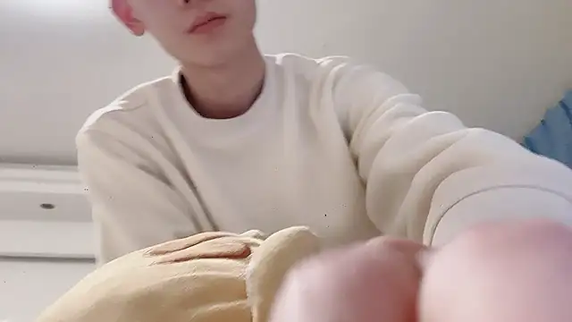 xiaojie2563 online show from March 2, 2026, 4:03 pm