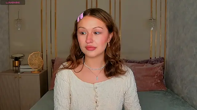 Snapshot of FloraResly chatting on October 9, 2025, 10:38 am FloraResly online show from October 9, 2025, 10:38 am