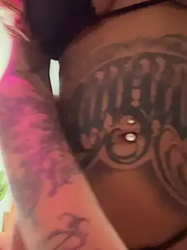 sereiaruiva99 online show from February 16, 2026, 9:45 pm