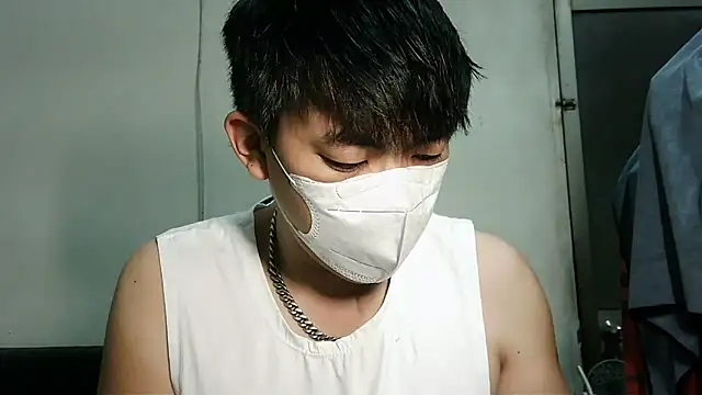 bigbb101011 online show from October 24, 2025, 1:21 pm