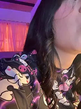 emma fiore4  online show from September 17, 2025, 7:49 pm