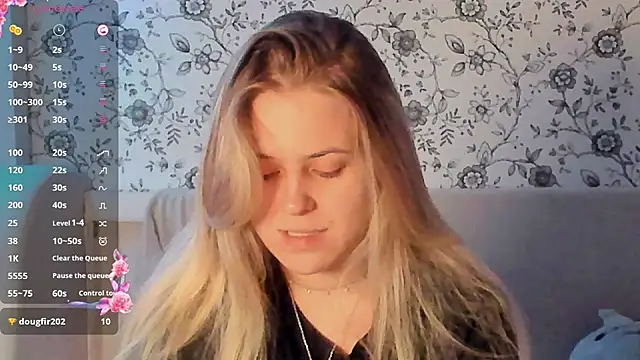 AngelAnty online show from January 18, 2026, 2:09 pm