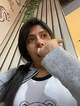 Lili pinkyyy online show from October 3, 2025, 11:06 pm
