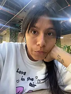 Lili pinkyyy online show from September 13, 2025, 4:51 pm