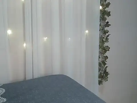 angelainparis28 online show from November 15, 2025, 5:00 am