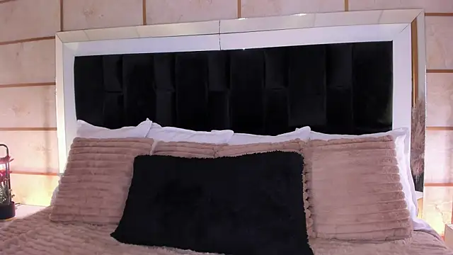 Snapshot of GretaVelvet chatting on July 14, 2026, 2:05 am GretaVelvet online show from July 14, 2026, 2:05 am