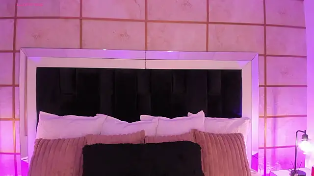 GretaVelvet online show from February 17, 2026, 8:17 pm