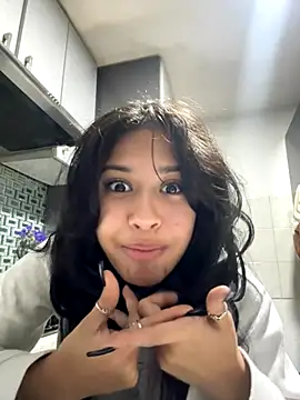 lynn9000 online show from November 21, 2025, 7:07 am