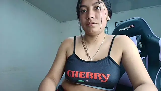 Snapshot of Janne_ chatting on July 10, 2026, 4:34 am Janne online show from July 10, 2026, 4:34 am