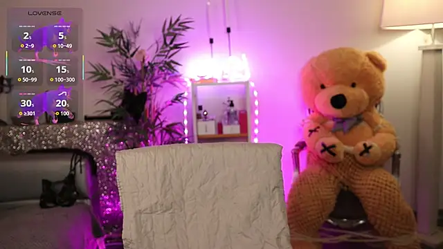 Snapshot of NovaHollisx chatting on February 6, 2026, 4:41 am NovaHollisx online show from February 6, 2026, 4:41 am