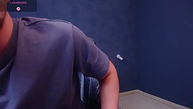 EnzoRace online show from November 29, 2025, 5:51 am