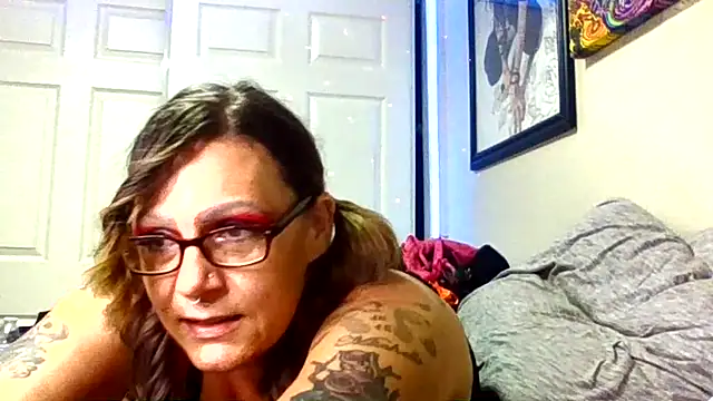 Snapshot of SparklesB1tch chatting on January 8, 2026, 7:58 am SparklesB1tch online show from January 8, 2026, 7:58 am