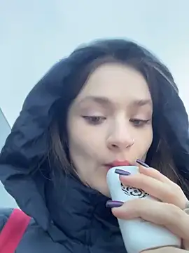 KittyQueeny online show from November 22, 2025, 7:07 am