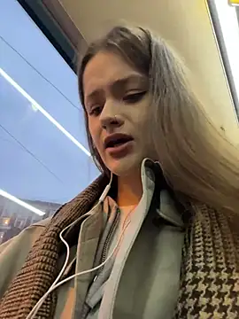 KittyQueeny online show from October 29, 2025, 2:16 pm