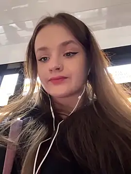 KittyQueeny online show from September 30, 2025, 2:12 pm