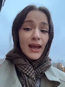 KittyQueeny online show from November 3, 2025, 2:09 pm