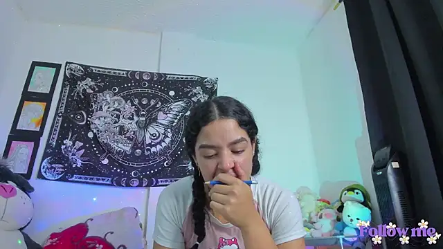 Snapshot of milita_houston chatting on June 5, 2026, 5:01 am milita houston online show from June 5, 2026, 5:01 am