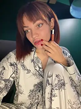 Snapshot of SaraLow chatting on January 19, 2026, 5:55 am SaraLow online show from January 19, 2026, 5:55 am