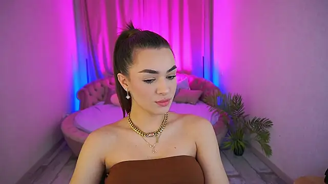 EricaSin online show from November 28, 2025, 7:30 am