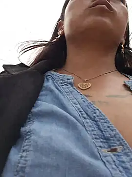 Snapshot of LunaHot_777 chatting on November 25, 2025, 8:09 pm LunaHot 777 online show from November 25, 2025, 8:09 pm