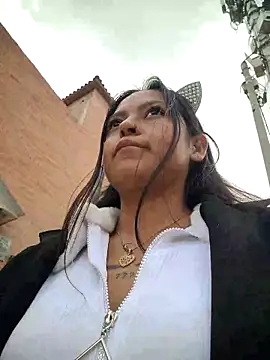 Snapshot of LunaHot_777 chatting on October 3, 2025, 7:04 pm LunaHot 777 online show from October 3, 2025, 7:04 pm