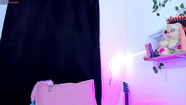 Cooperrosscute233 online show from October 20, 2025, 3:23 pm