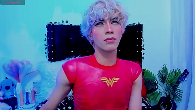 Cooperrosscute233 online show from November 6, 2025, 9:08 pm