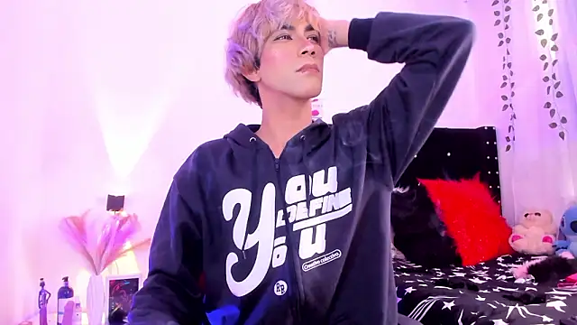 Cooperrosscute233 online show from February 21, 2026, 7:05 pm