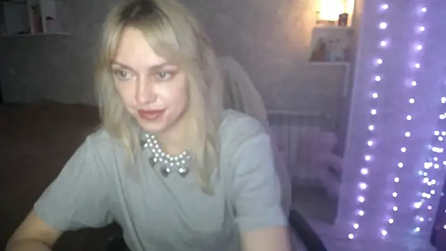 NickyAdamidi online show from November 8, 2025, 4:54 pm