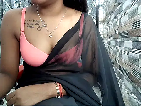 HOT AARVI11 online show from October 27, 2025, 3:02 pm