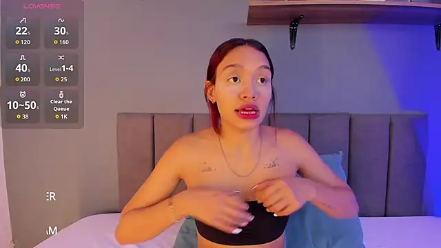 Mia Gil  online show from September 20, 2025, 7:41 pm