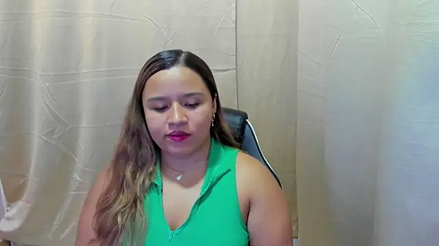 ElaBourn  online show from May 7, 2026, 3:37 pm