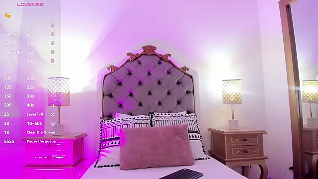 HarleyQueen666 online show from February 13, 2026, 11:21 am