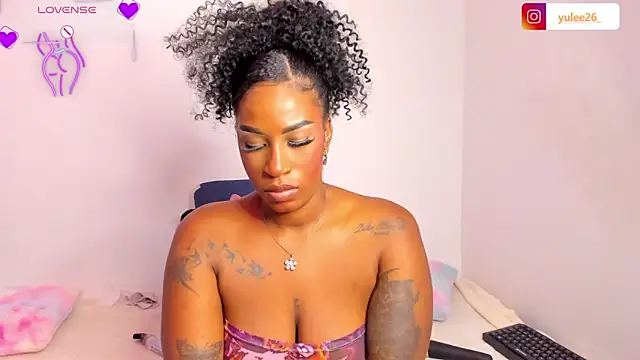 Brandy brown  online show from October 19, 2025, 12:02 am