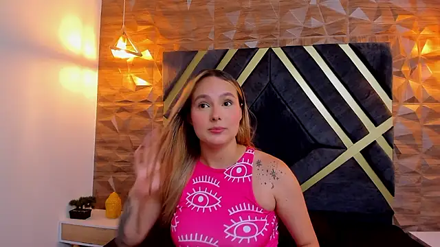 Snapshot of Emmaa_white_ chatting on March 3, 2026, 5:20 pm Emmaa white online show from March 3, 2026, 5:20 pm