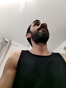 hotmen83 online show from October 27, 2025, 11:38 pm