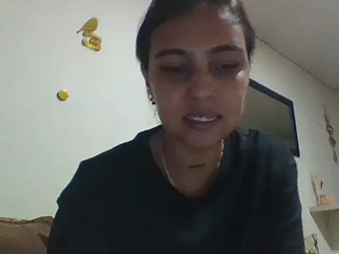 EmmaSplycer02 online show from April 1, 2026, 2:57 am