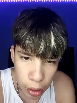 CUB4N1TX xx online show from September 25, 2025, 2:17 am