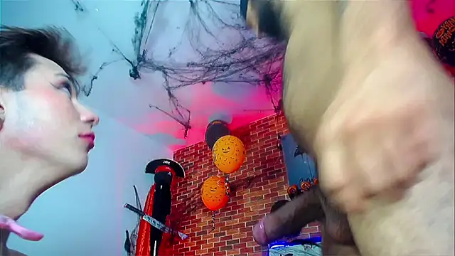 Michael twink  online show from October 28, 2025, 9:47 pm