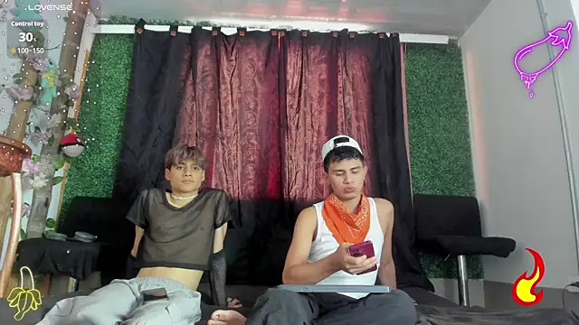 Snapshot of spicy_adonhis chatting on October 20, 2025, 7:36 pm spicy adonhis online show from October 20, 2025, 7:36 pm