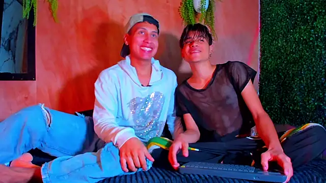 Snapshot of spicy_adonhis chatting on November 17, 2025, 12:31 pm spicy adonhis online show from November 17, 2025, 12:31 pm